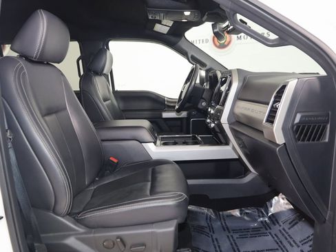 Used 2022 Ford F250 Lariat w/ Chrome Package image 12