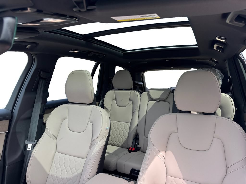 New 2026 Volvo XC90 T8 Plus w/ Protection Package Premier AWD/4WD image 25