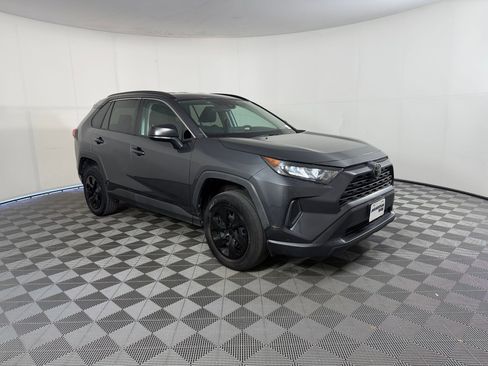 Used 2021 Toyota RAV4 LE FWD image 7