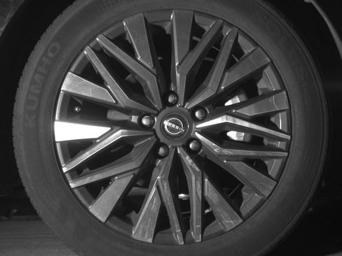 Used 2025 Nissan Altima 2.5 SV image 13