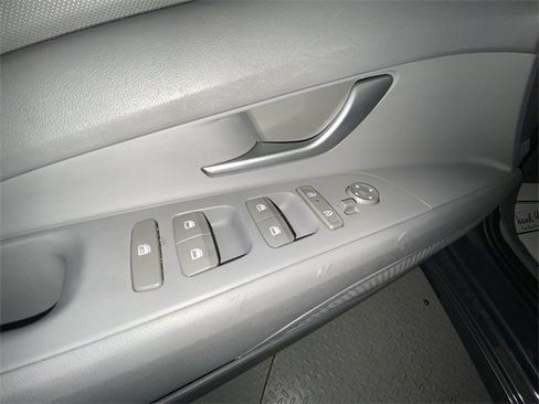 Used 2024 Hyundai Elantra SEL image 13