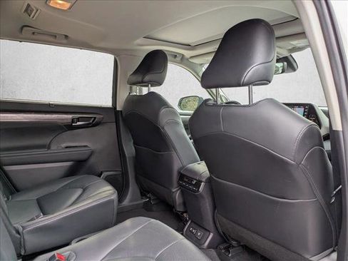 Used 2020 Toyota Highlander Limited image 20