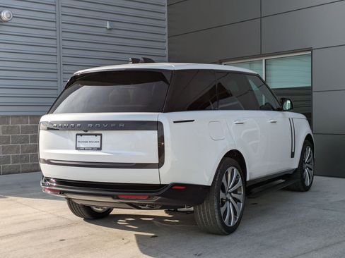 New 2025 Land Rover Range Rover SE image 5
