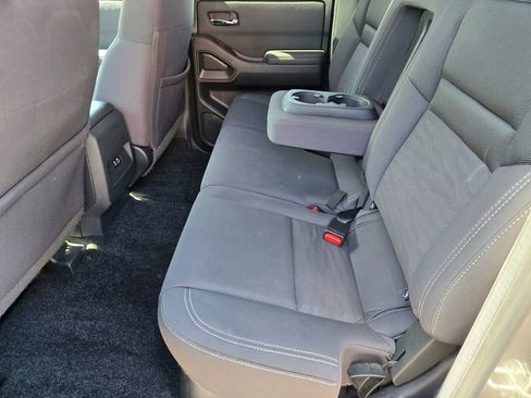 Used 2022 Nissan Frontier SV RWD image 12