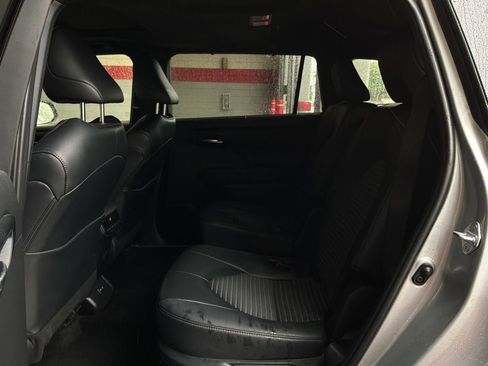 Used 2025 Toyota Highlander XSE AWD/4WD image 12
