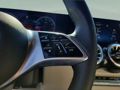 Certified 2025 Mercedes-Benz GLB 250 image 9