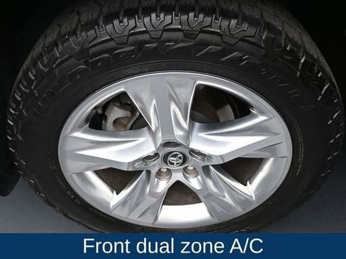 Used 2017 Toyota Highlander Limited AWD/4WD image 15