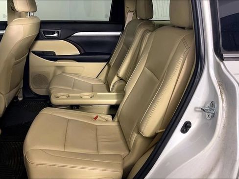 Used 2015 Toyota Highlander XLE AWD/4WD image 3
