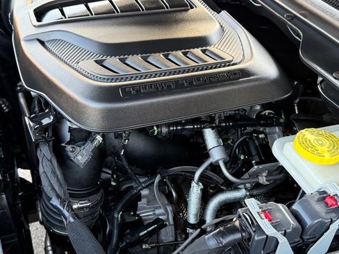 Certified 2024 Jeep Wagoneer L Series II w/ Flexible Seating Group image 17