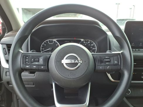 Used 2023 Nissan Rogue S image 15