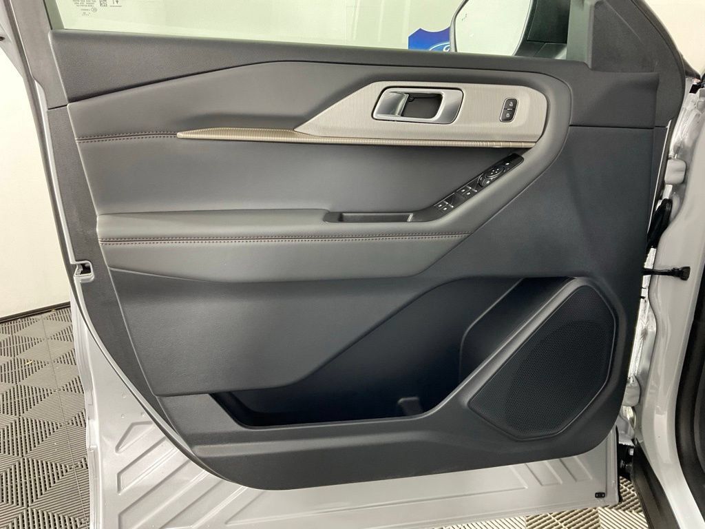 New 2026 Ford Explorer Active AWD/4WD image 12