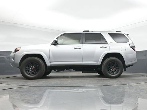 Used 2021 Toyota 4Runner SR5 Premium w/ Moonroof Package AWD/4WD image 14