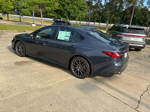 New 2026 Toyota Camry SE FWD image 3