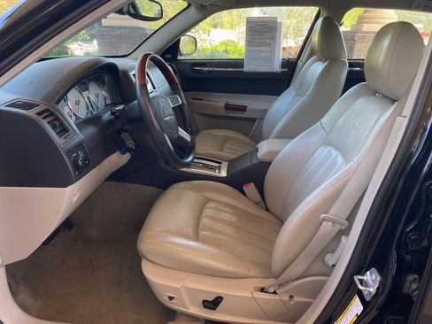 Used 2007 Chrysler 300 C RWD image 10