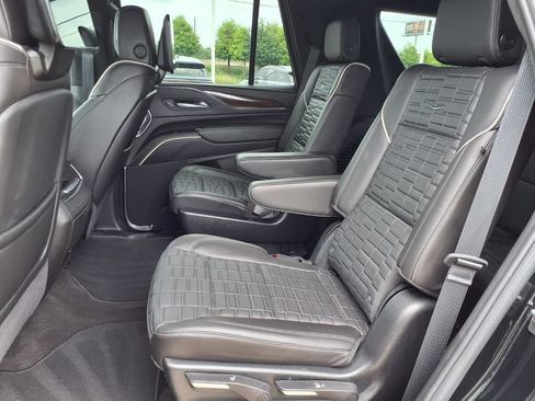 Used 2024 Cadillac Escalade Sport Platinum w/ Heavy-Duty Trailer Package AWD/4WD image 28