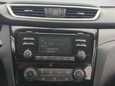 Used 2015 Nissan Rogue S FWD image 14
