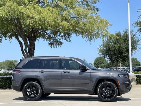 Used 2026 Jeep Grand Cherokee Limited w/ Limited Altitude Package RWD image 3