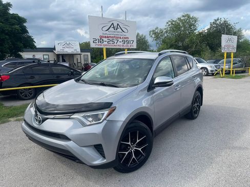 Used 2016 Toyota RAV4 LE AWD/4WD image 1
