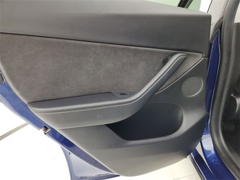 Used 2021 Tesla Model Y 2WD image 27