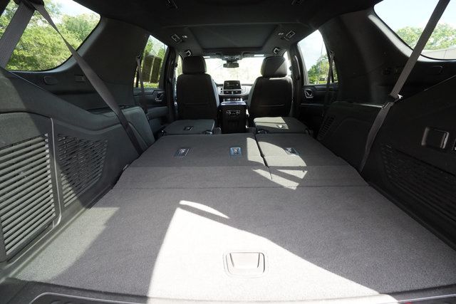 Used 2023 GMC Yukon SLT w/ SLT Premium Package AWD/4WD image 25