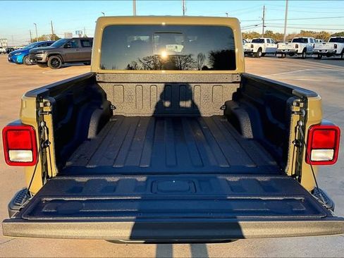 New 2026 Jeep Gladiator Sport image 21