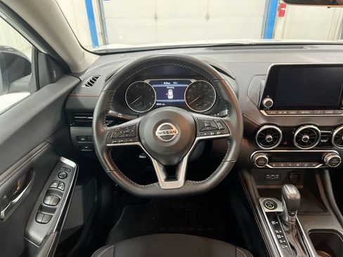 Used 2022 Nissan Sentra SR w/ Electronics Package FWD image 11