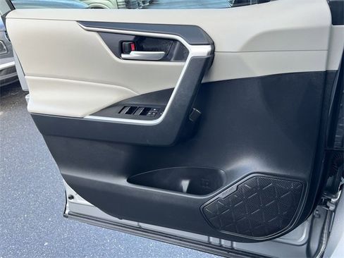 Used 2025 Toyota RAV4 XLE Premium image 25