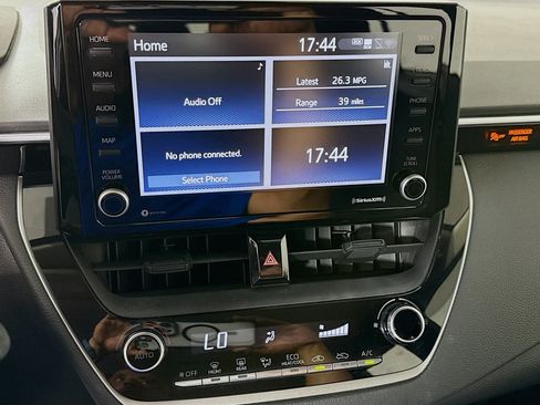 Used 2022 Toyota Corolla LE FWD image 18