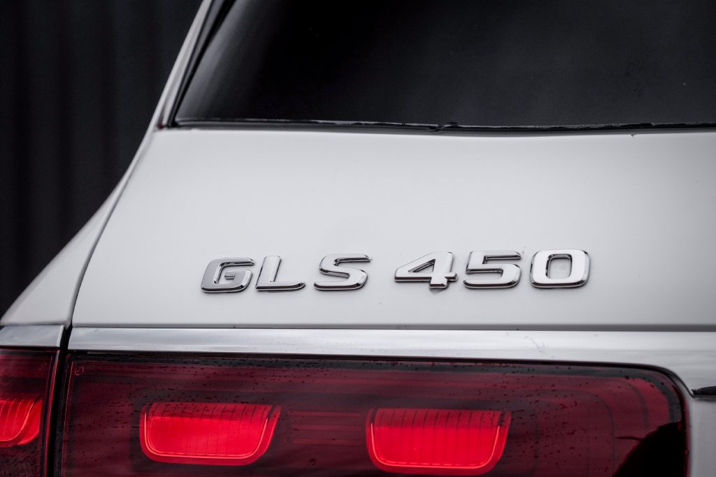 Used 2026 Mercedes-Benz GLS 450 4MATIC image 9