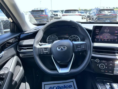 Used 2025 INFINITI QX60 Pure AWD/4WD image 11