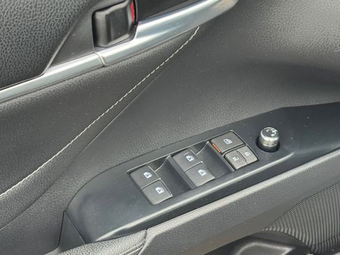 Used 2018 Toyota Camry XSE image 17