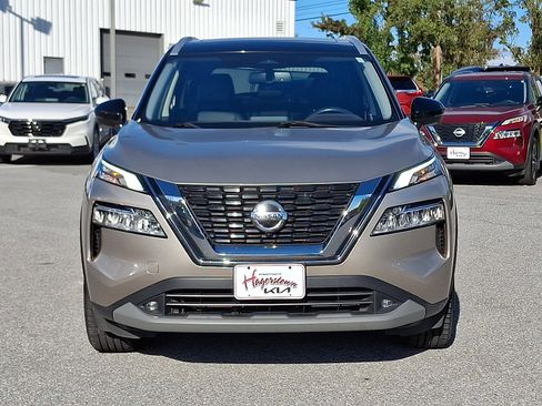 Used 2021 Nissan Rogue SL image 2