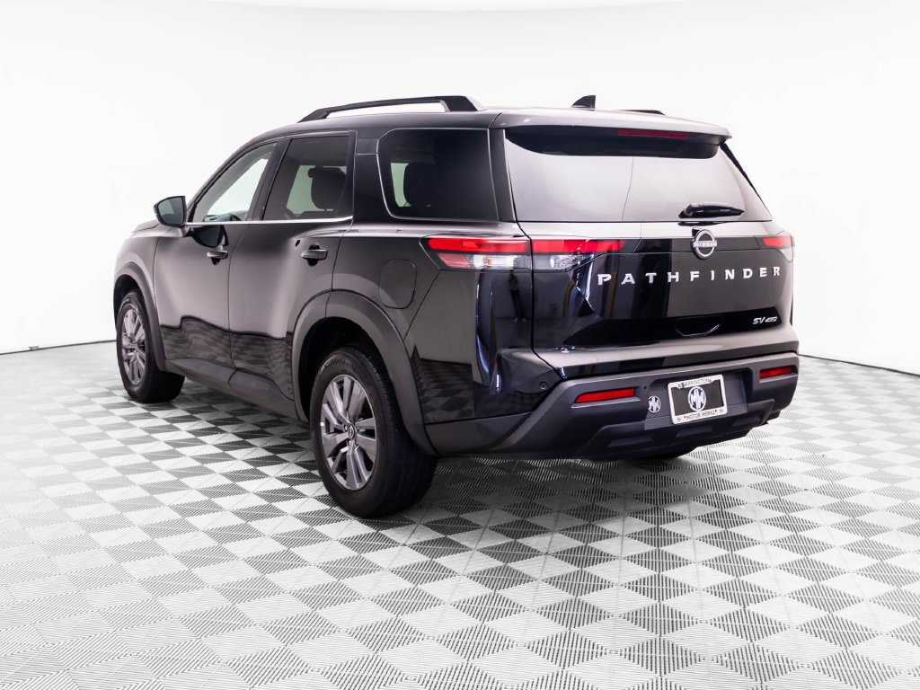 Used 2024 Nissan Pathfinder SV AWD/4WD image 4