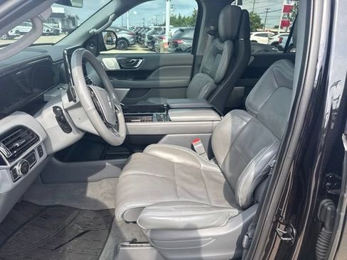 Used 2019 Lincoln Navigator Reserve AWD/4WD image 10