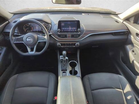 Used 2024 Nissan Altima 2.5 SV image 16