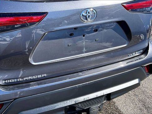 Used 2023 Toyota Highlander XLE image 29