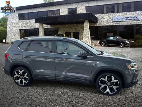 Used 2023 Volkswagen Taos SEL AWD/4WD image 4