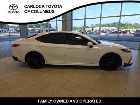 Used 2026 Toyota Camry SE FWD image 7