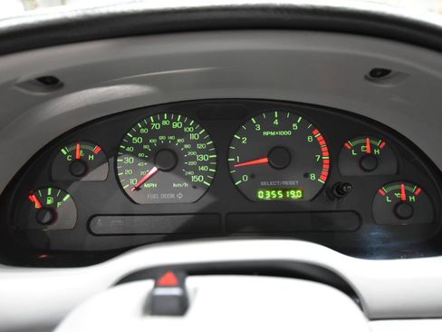 Used 2001 Ford Mustang GT RWD image 15