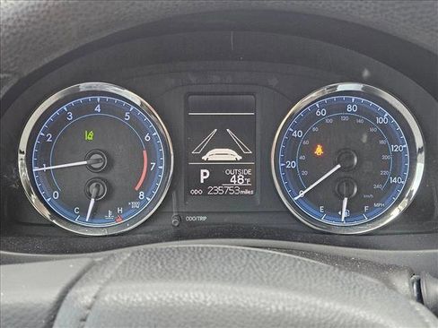 Used 2018 Toyota Corolla LE image 9