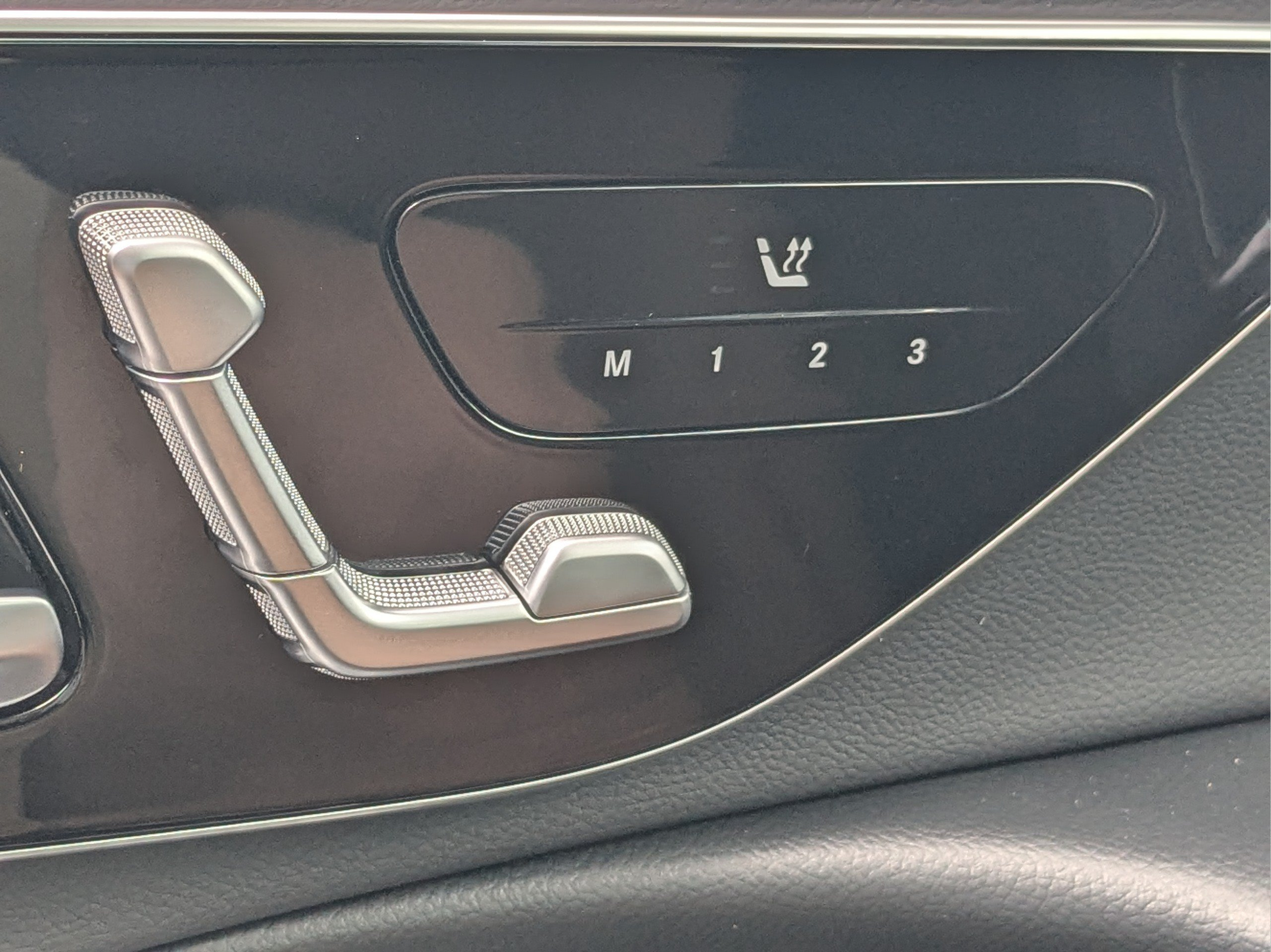 Used 2025 Mercedes-Benz E 350 4MATIC Sedan image 25