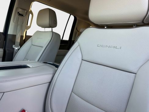 Certified 2021 GMC Yukon XL Denali image 21