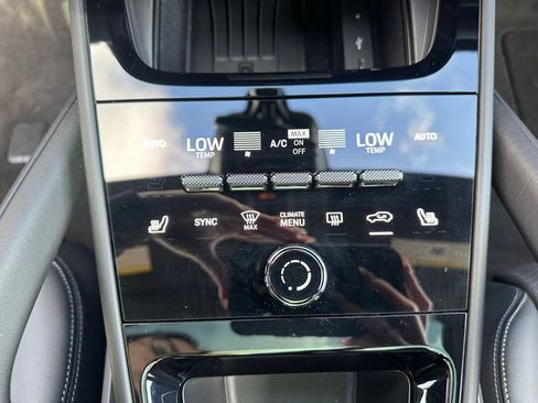 Certified 2025 Porsche Cayenne GTS image 28