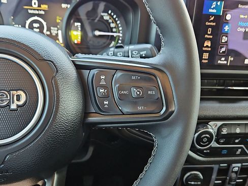 Used 2025 Jeep Wrangler Unlimited Sport S 4xe AWD/4WD image 18