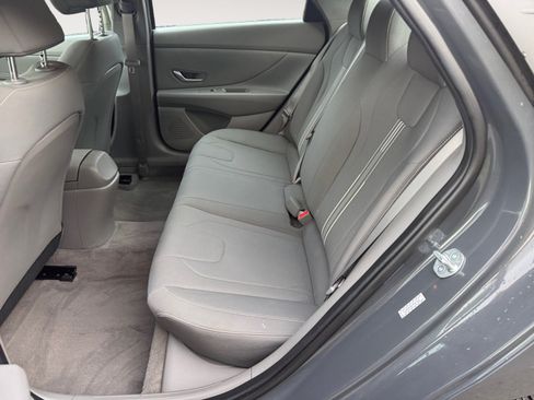 Used 2023 Hyundai Elantra SEL w/ Convenience Package FWD image 16