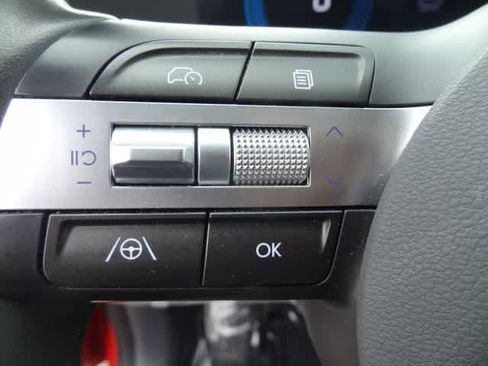 Used 2025 Hyundai Kona SEL FWD image 19