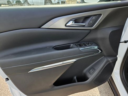 New 2026 Chevrolet Traverse LT w/ Sun and Wheel Package image 13