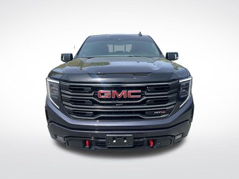 Used 2025 GMC Sierra 1500 AT4 w/ AT4 Premium Package AWD/4WD image 10