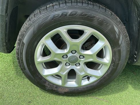 Used 2016 Jeep Renegade Latitude w/ Safety & Security Group FWD image 47