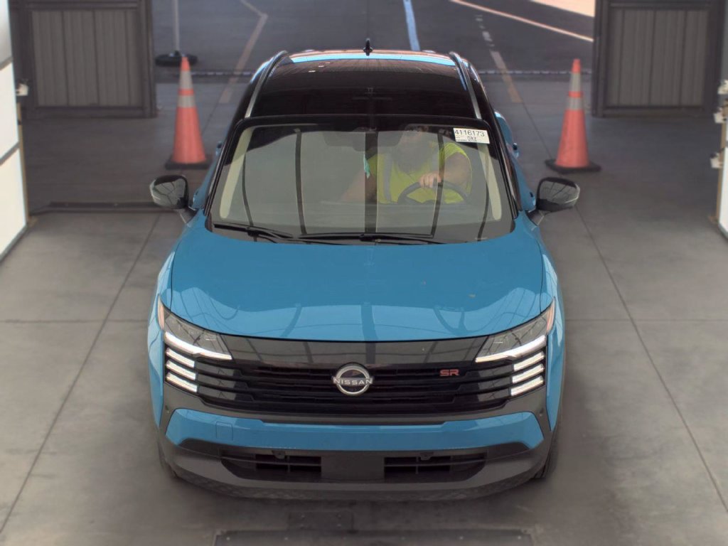 Used 2025 Nissan Kicks SR FWD image 7